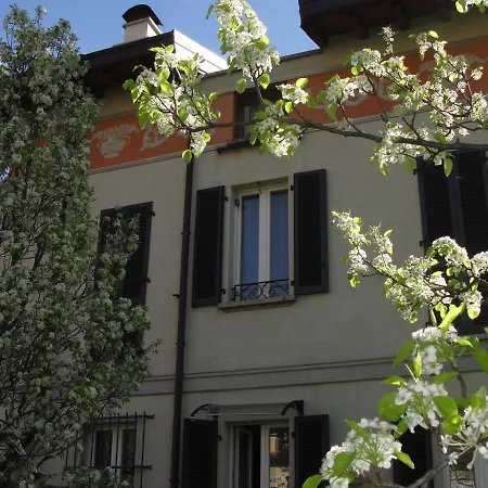 I Pavoni Lake & Luxury Bed & Breakfast